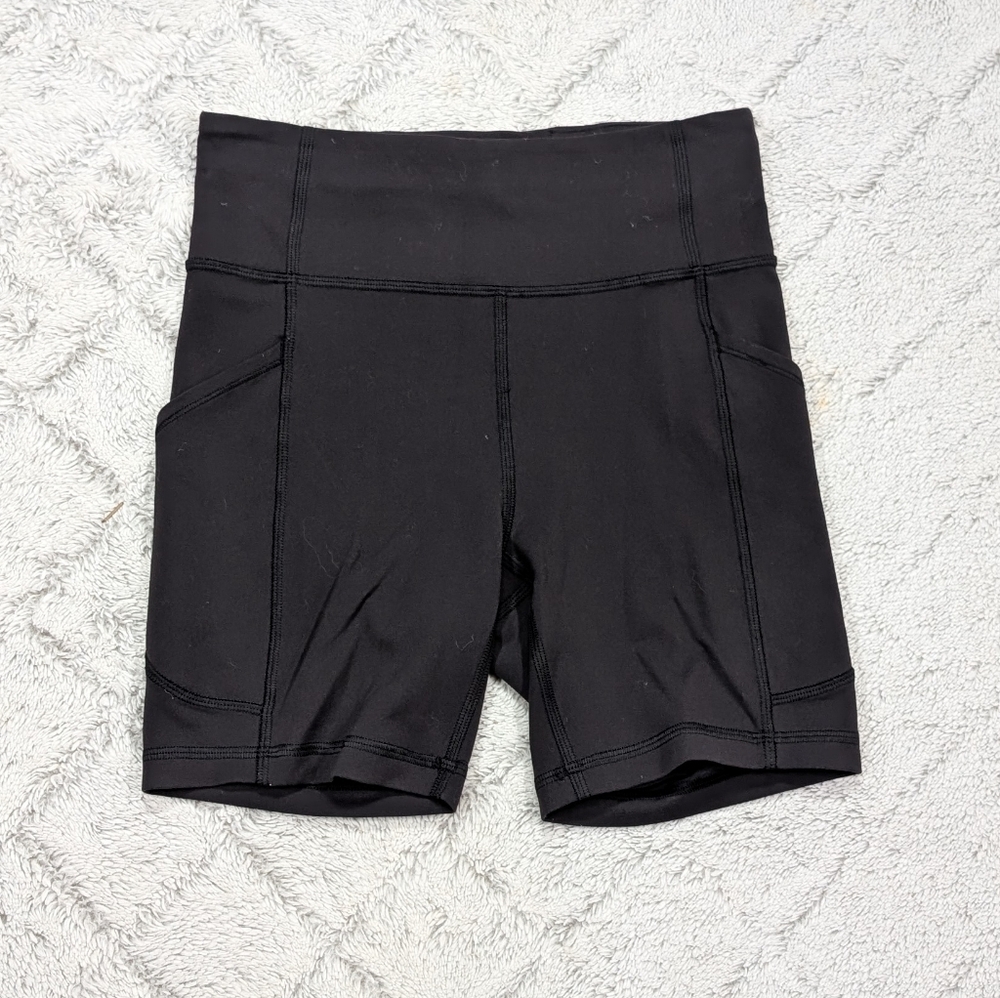 High-Waist Black Women’s Active Shorts with Side Pockets